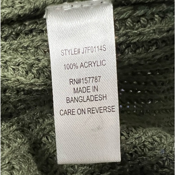 Full circle Trends Hunter Green Distressed Shredded Button Cardigan Size Large - Picture 10 of 11